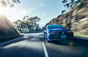 レクサス ES デジタルミラー