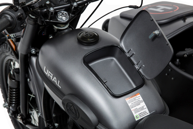 ウラル サイドカー ドローン バイク