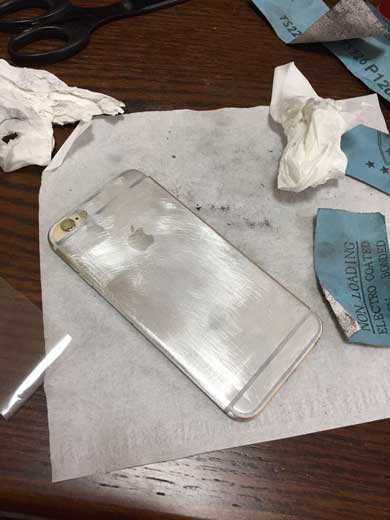 iPhone 背面 ピッカピカ 磨いて 鏡面 研磨