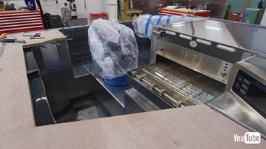 トヨタ タンドラSR5 ピザハット