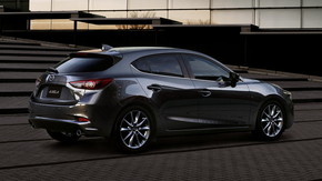 アクセラ 4代目 魁CONCEPT