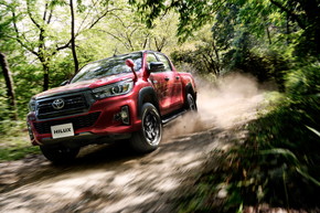 ハイラックス 50周年 限定車