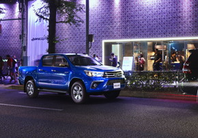 ハイラックス 50周年 限定車