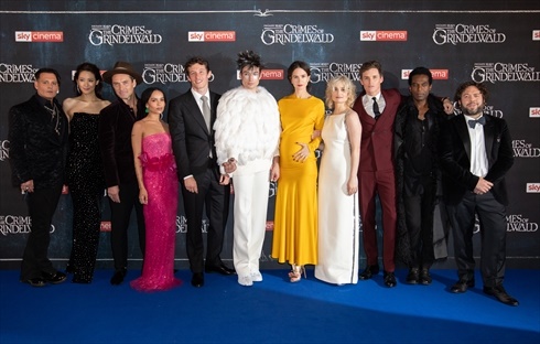 桐谷美玲 ファンタビ ロンドンプレミア ニュート・スキャマンダー エディ・レッドメイン ファンタスティック・ビーストと黒い魔法使いの誕生 ジョニー・デップ J.K.ローリング　デイビッド・イェーツ