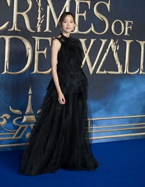 桐谷美玲 ファンタビ ロンドンプレミア ニュート・スキャマンダー エディ・レッドメイン ファンタスティック・ビーストと黒い魔法使いの誕生