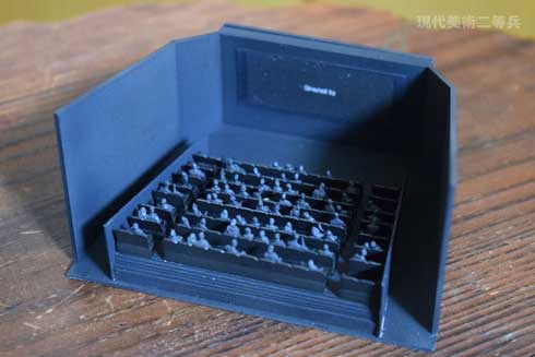 映画 スタッフロール スマホ いじる人 立体化 模型