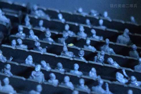 映画 スタッフロール スマホ いじる人 立体化 模型