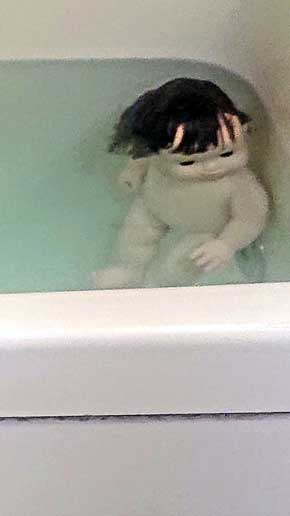 お風呂  怖い ホラー 人形 赤ちゃん
