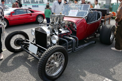 ジャンルの幅広さも魅力、こちらのクルマはなんと100歳超えの1913年式