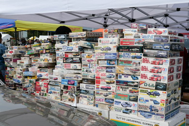 プラモデルやグッズを売っているブースも多数。掘り出し物があるかも？