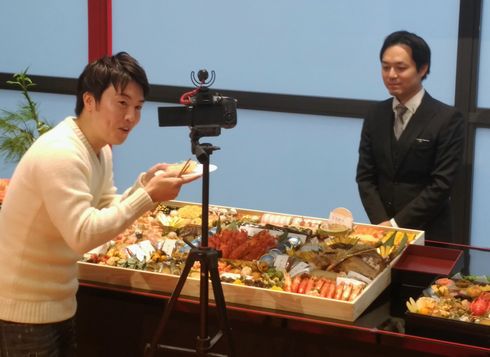 おせち　Amazon　特大　84品目　23倍　30人前