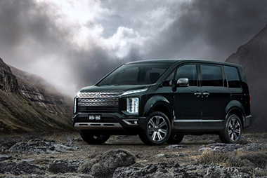 デリカD5 三菱自動車 新型