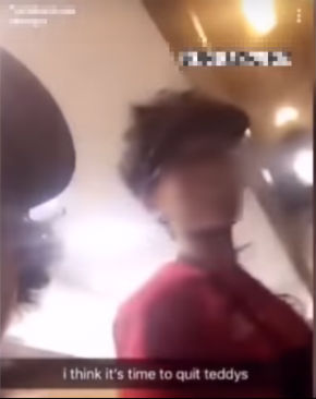 ネズミらしきものを焼いている動画