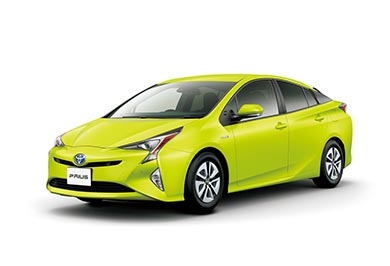 ヘッドライト、テールライトのデザインを変更