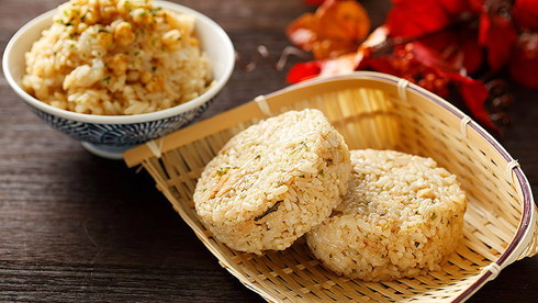 ローソンストア100 具のせ 悪魔 おにぎり