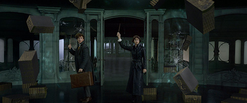 ファンタスティック・ビーストと黒い魔法使いの誕生 ティナ・ゴールドスタイン キャサリン・ウォーターストン ファンタビ