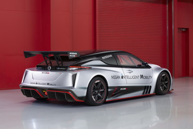 旧型の2倍以上の最高出力とトルクを発揮