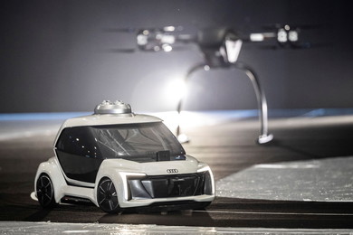 地上では自動運転EVとなる