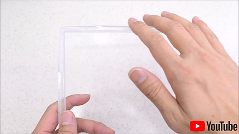 ストッパーをなでているところ