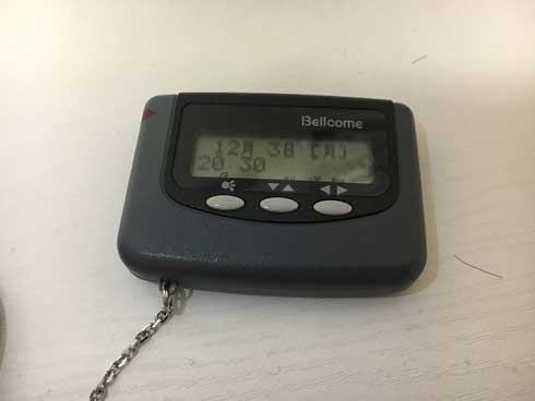 ポケベル サービス終了  利用者 使い方 目覚まし D-FAX