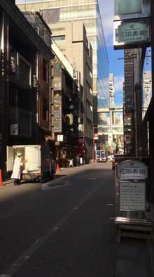 銀座 ど真ん中 異世界 扉 豊岩稲荷神社 路地裏