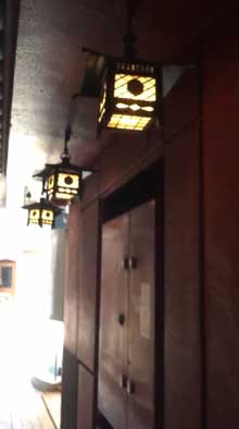 銀座 ど真ん中 異世界 扉 豊岩稲荷神社 路地裏