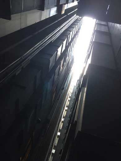 銀座 ど真ん中 異世界 扉 豊岩稲荷神社 路地裏