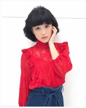 鈴木奈々 コスプレ 松田聖子 聖子ちゃんカット