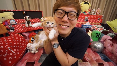 もふこページ 名前の通り丸くてモフモフ HIKAKINさんの愛猫「まるお」と「も