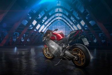 マフラーは無いけれど、音にも一工夫