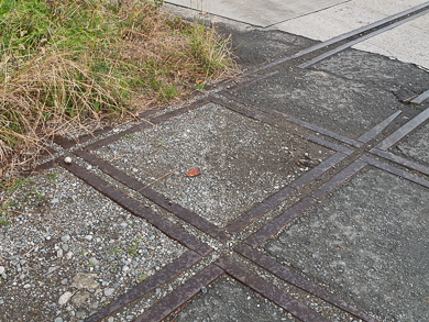 横須賀　トンネル　隧道　平沼義之　田浦　比与宇隧道　平面交差　クロスポイント　廃線