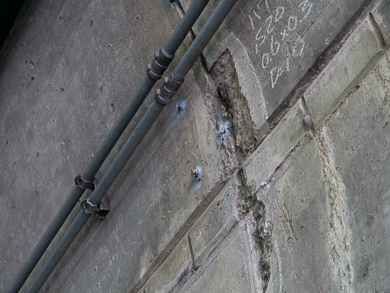 横須賀　トンネル　隧道　平沼義之　比与宇隧道　割れ目　書き込み