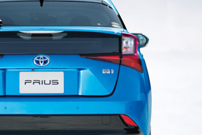 プリウス マイナーチェンジ デザイン