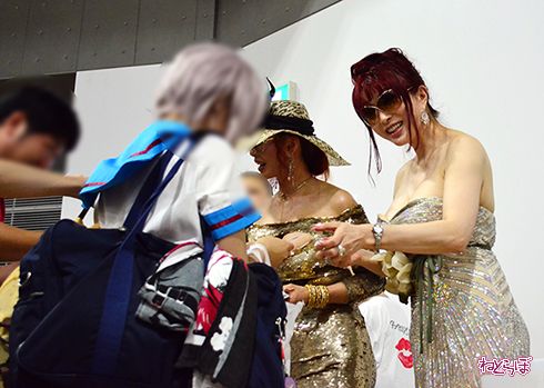 クリスマス イブ サンタ コスプレ 叶姉妹 叶美香 叶恭子 コミケ 冬コミ