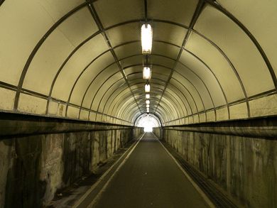 横須賀　トンネル　隧道　汐入　平沼義之　坂本隧道