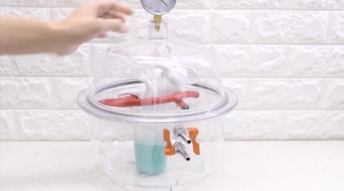 圧倒的不審者の極み 包丁 牛乳