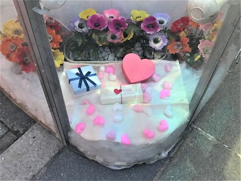 工事現場　仮囲い　ディスプレイ　アート　作品　コーナー　ガテン系アート　麹町