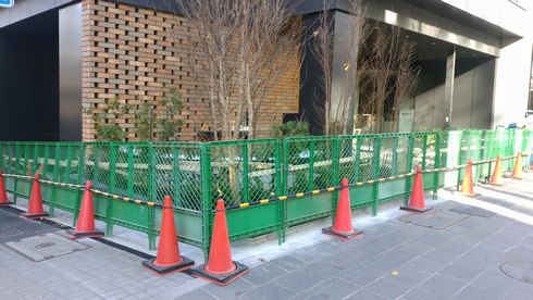 工事現場　仮囲い　ディスプレイ　アート　作品　コーナー　ガテン系アート　麹町