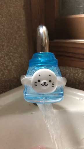 100均 蛇口 水道 アザラシ バタバタ かわいい ダイソー