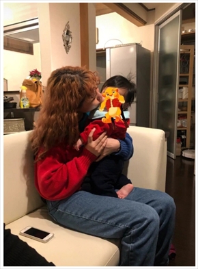 ぺこ りゅうちぇる リンク ハーフバースデー 育児 息子 寝返り 離乳食