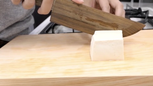 圧倒的不審者の極み 包丁