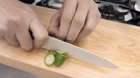 圧倒的不審者の極み 包丁