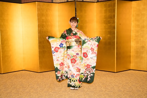 AKB48 SKE48 NMB48 HKT48 NGT48 STU48 BNK48 成人式 振袖