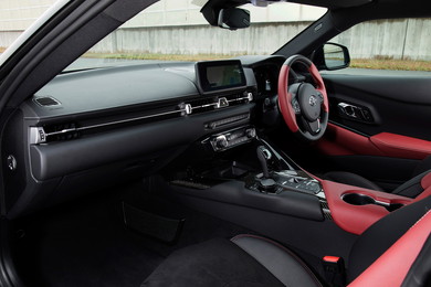 スープラ（A90型）：内装