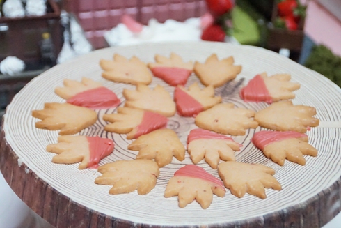 ゴジラ イチゴ バイキング スイーツ