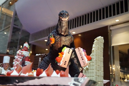 ゴジラ イチゴ バイキング スイーツ