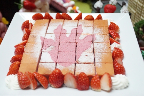 ゴジラ イチゴ バイキング スイーツ