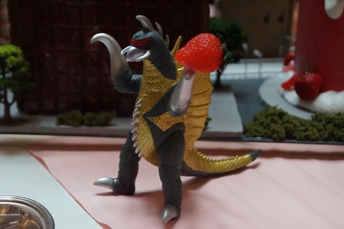 ゴジラ イチゴ バイキング スイーツ