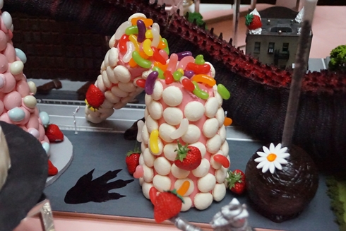 ゴジラ イチゴ バイキング スイーツ