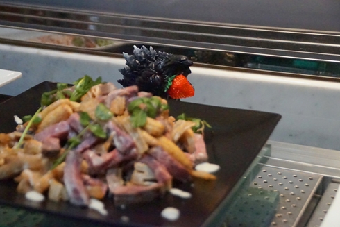 ゴジラ イチゴ バイキング スイーツ